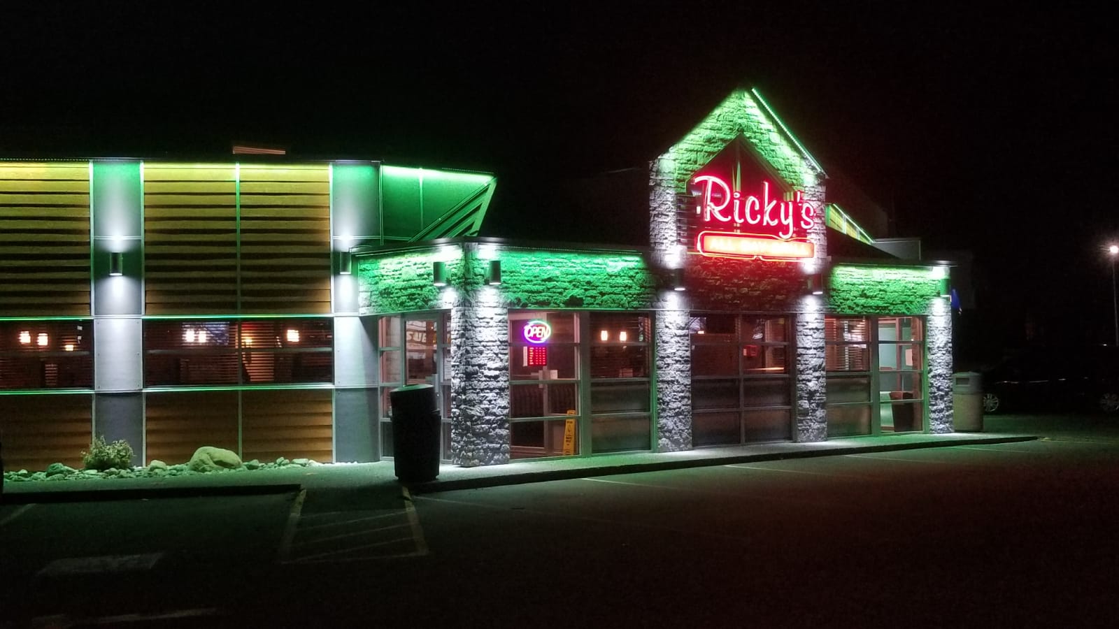CETL listed LED Wall Washer project for Ricky's All Day Grill Restaurant