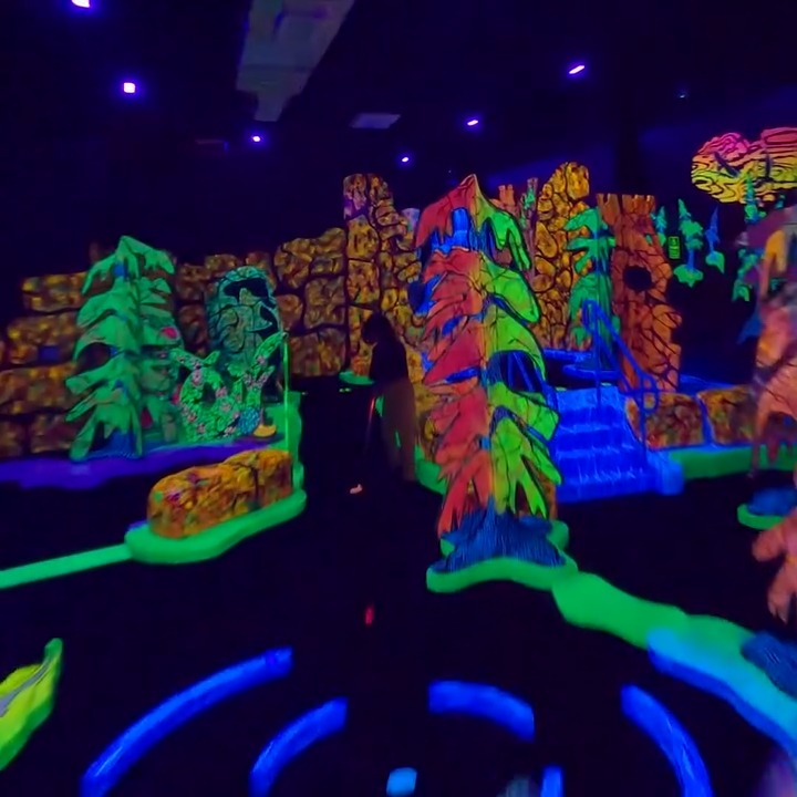 50W UV Blacklight Project in mini-golf action in Canada